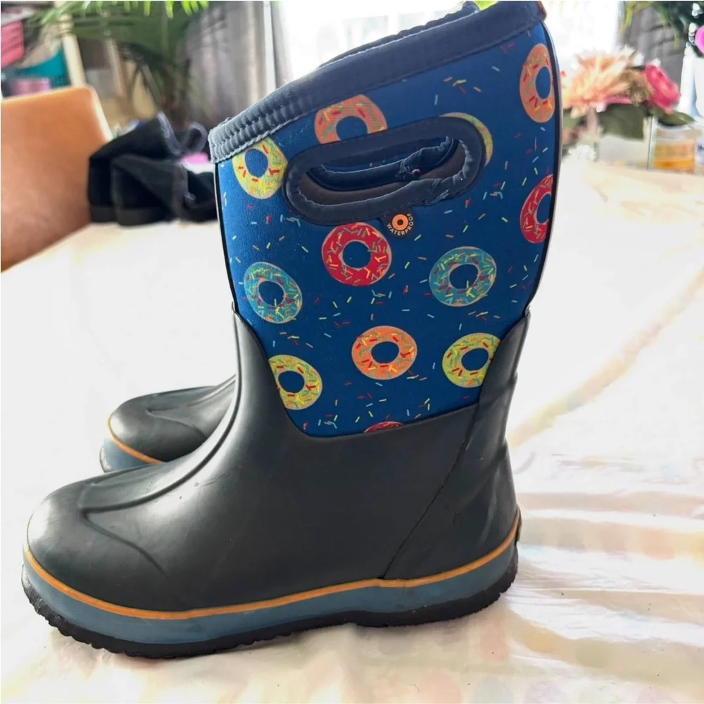 Bogs Blue Multi Donut Waterproof Boots Blue Pink Yellow SZ 4 Youth Good Cond